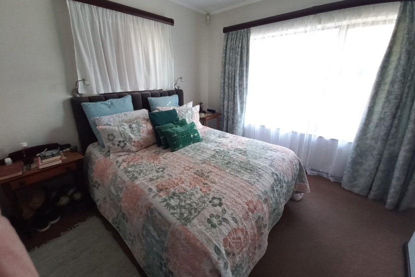 4 Bedroom Property for Sale in Seemeeu Park Western Cape